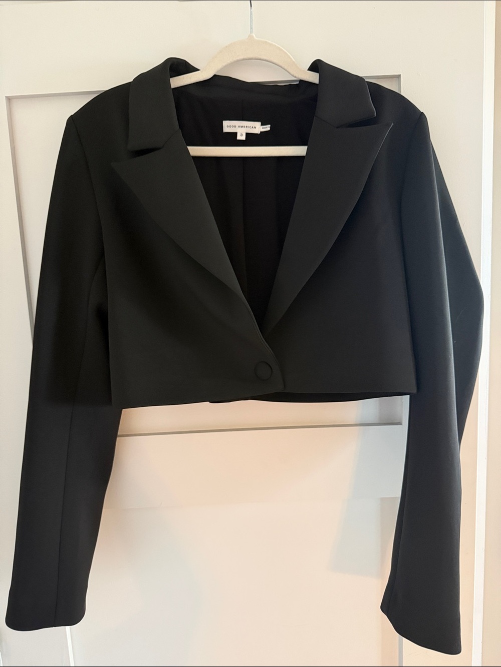 Good American Cropped Black Notched Lapel Blazer